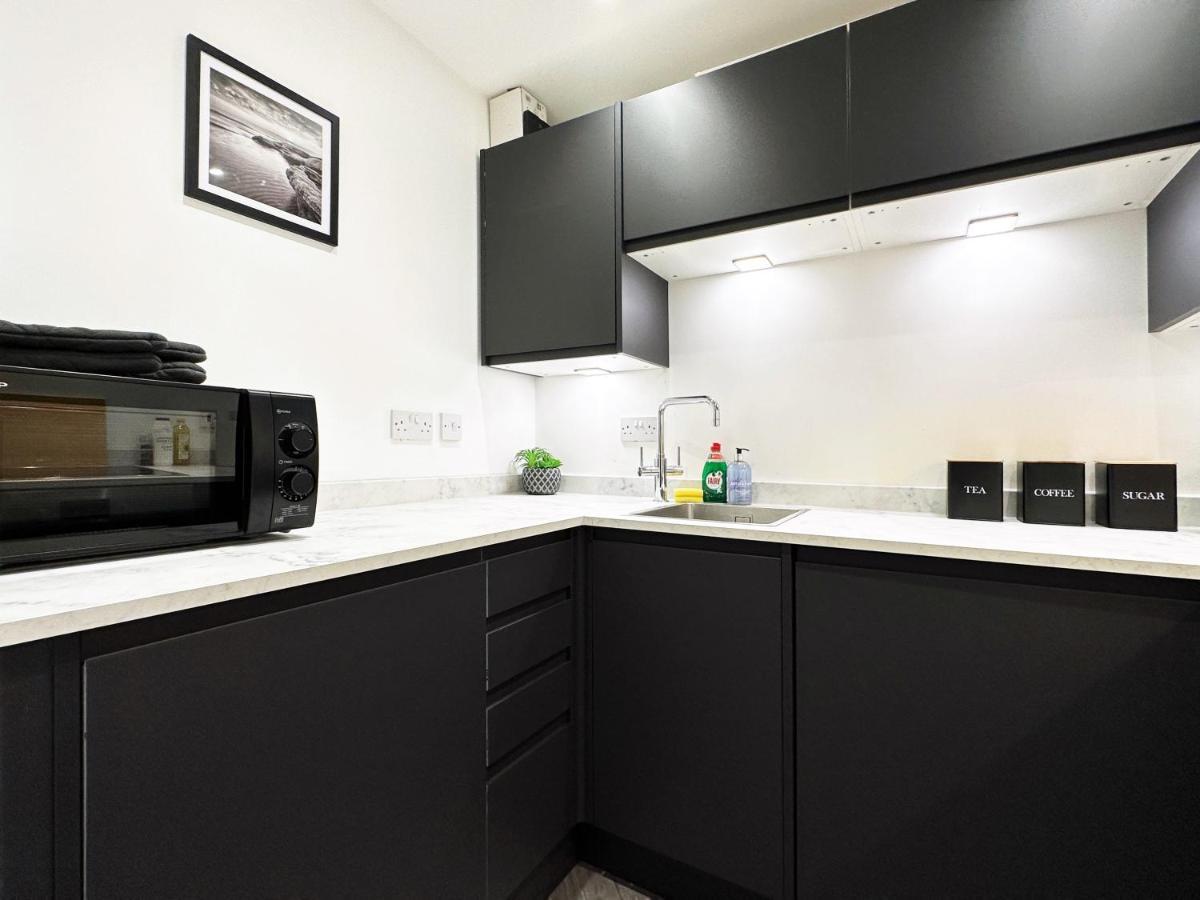 Liam Place Near Hyde Park - 1 Double Bed, 1 Sofa Bed, Spacious Apartment, Private Entrance London