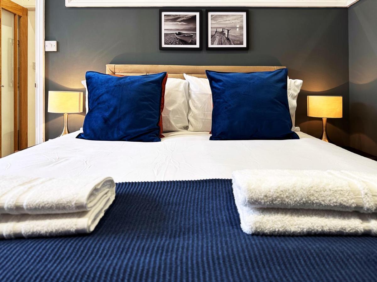 Apartment Liam Place Near Hyde Park - 1 Double Bed, 1 Sofa Bed, Spacious Apartment, Private Entrance
