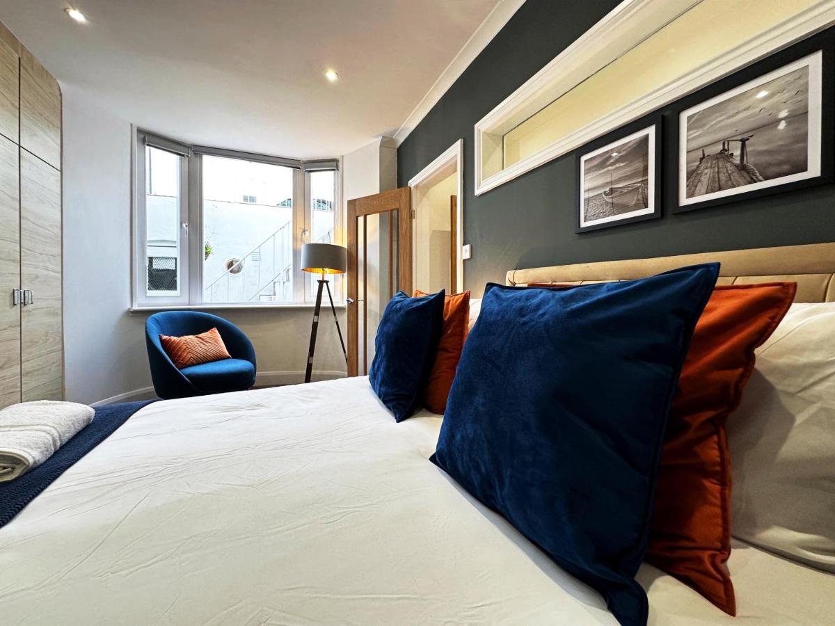 Apartment Liam Place Near Hyde Park - 1 Double Bed, 1 Sofa Bed, Spacious Apartment, Private Entrance