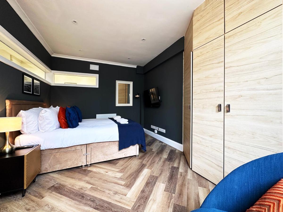 Liam Place Near Hyde Park - 1 Double Bed, 1 Sofa Bed, Spacious Apartment, Private Entrance