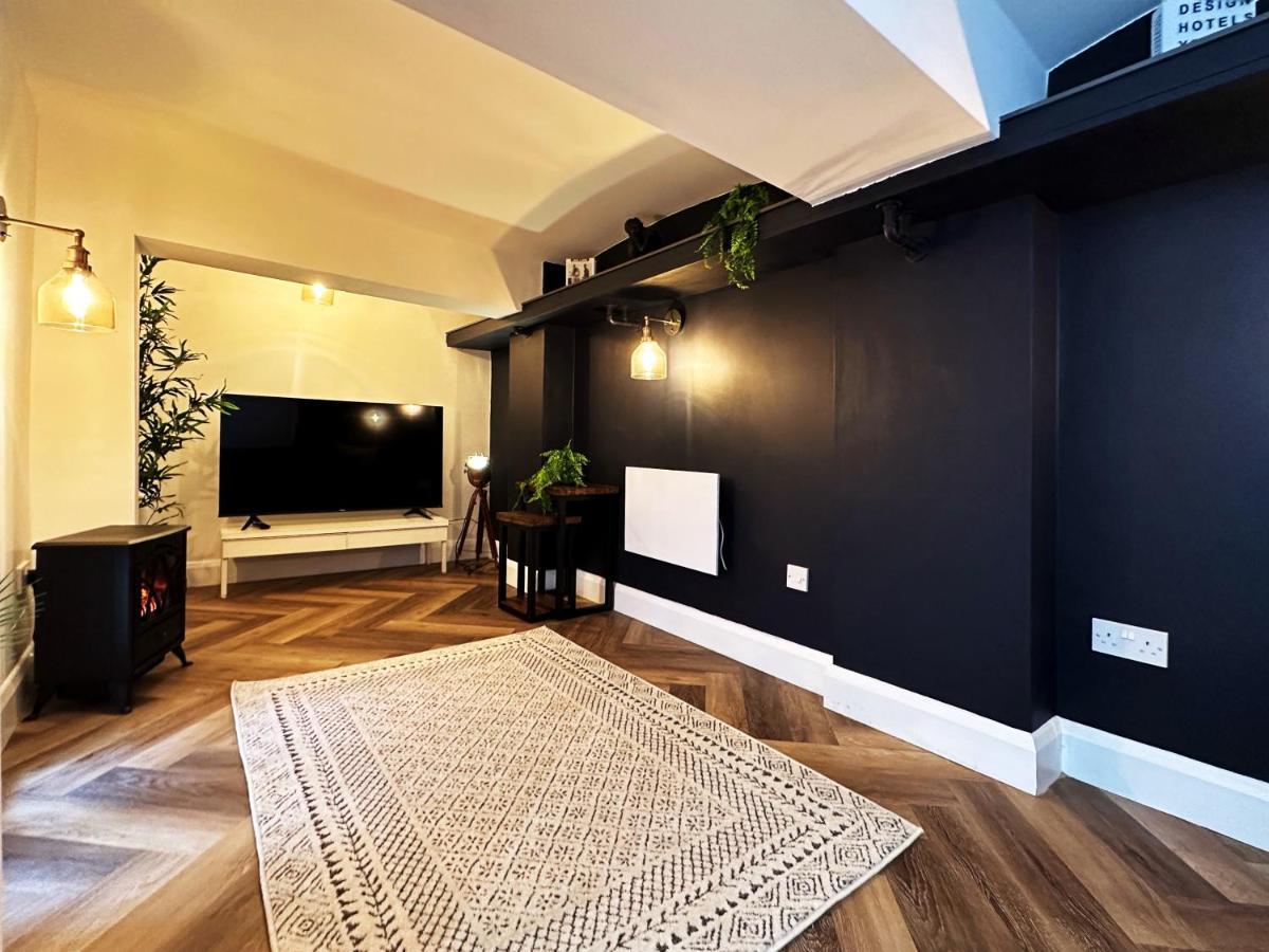 Liam Place Near Hyde Park - 1 Double Bed, 1 Sofa Bed, Spacious Apartment, Private Entrance Apartment
