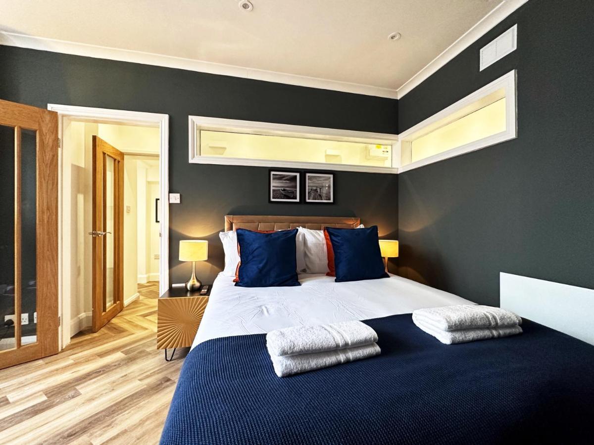 Apartment Liam Place Near Hyde Park - 1 Double Bed, 1 Sofa Bed, Spacious Apartment, Private Entrance *