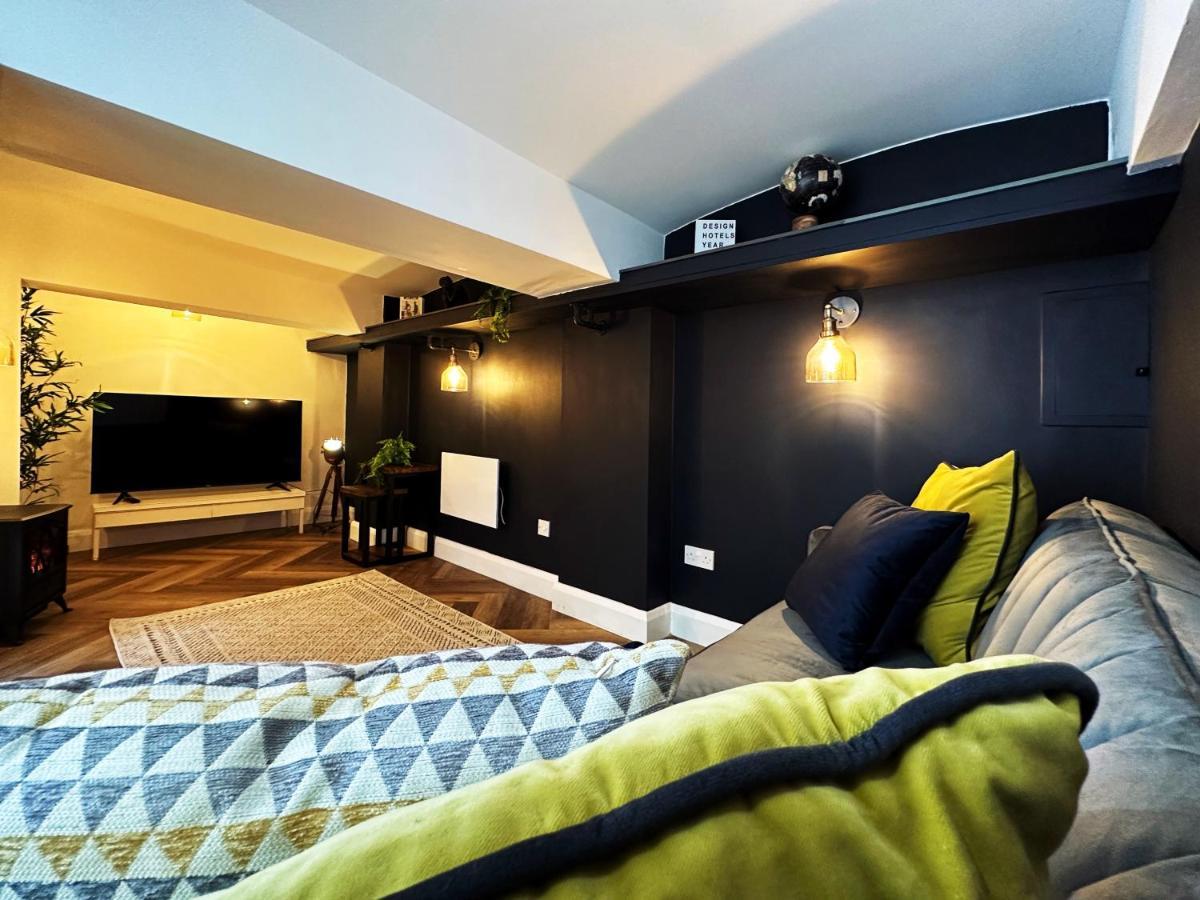 Liam Place Near Hyde Park - 1 Double Bed, 1 Sofa Bed, Spacious Apartment, Private Entrance London